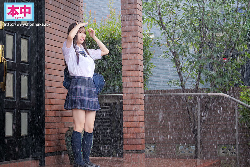 鈴の家りん(铃之家铃)作品HMN-643发布！大雨袭来，女高中生制服湿透屋檐下躲雨，屋主邀进门硬上中出-图片2