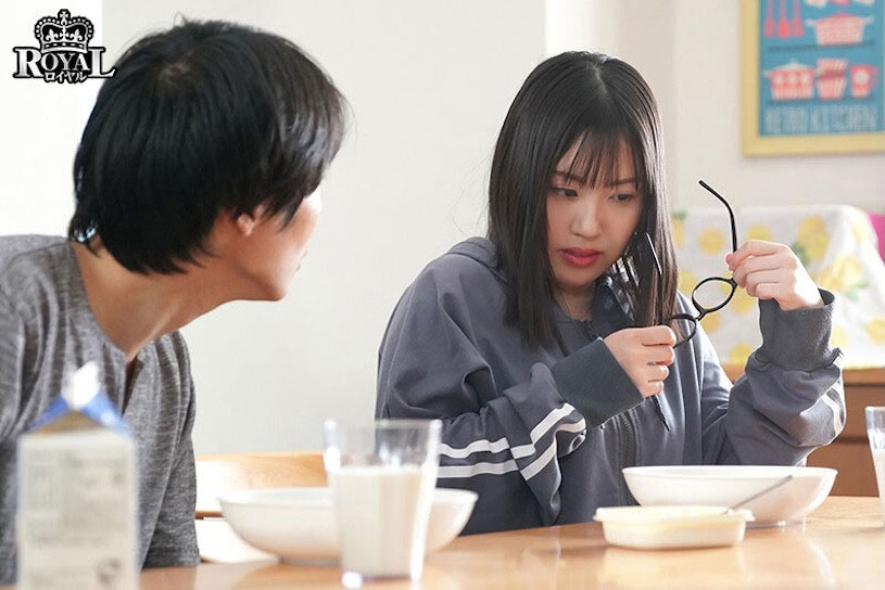 约定只是摩擦一下!「我的低身长巨乳妹妹」让我狂发情...