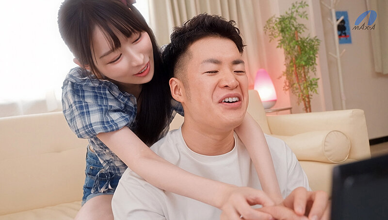 「气质美乳女友」展现超色气反差,狂触摸乳头敏感点...