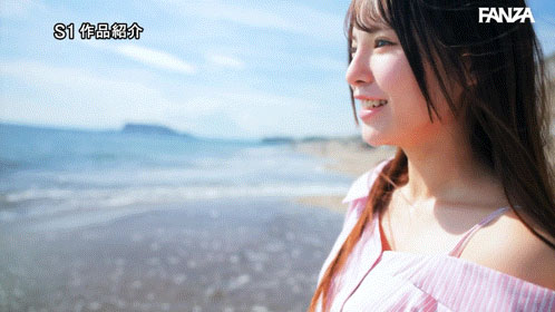 神似换乘恋爱嘉宾的「美乳练习生」出道，「高挑诱惑曲线」被封「博多宝石」！