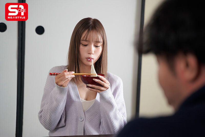 放假不回家!「巨乳女大生」找舍监取暖,不小心就大干好几场