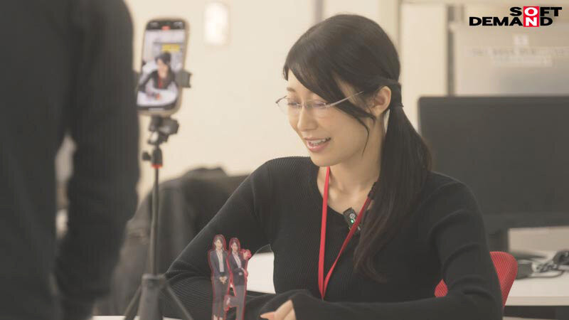 24万追踪！168公分F罩杯SOD长腿巨乳美女秘书「守屋芳乃」最新作中出解禁！