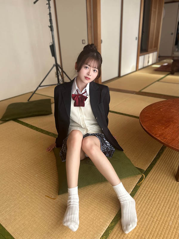 樱乃莉乃(SNOS-265) 「妹妹的绝对领域」鲜嫩大腿太诱人，双腿弹力、形状全都超棒！